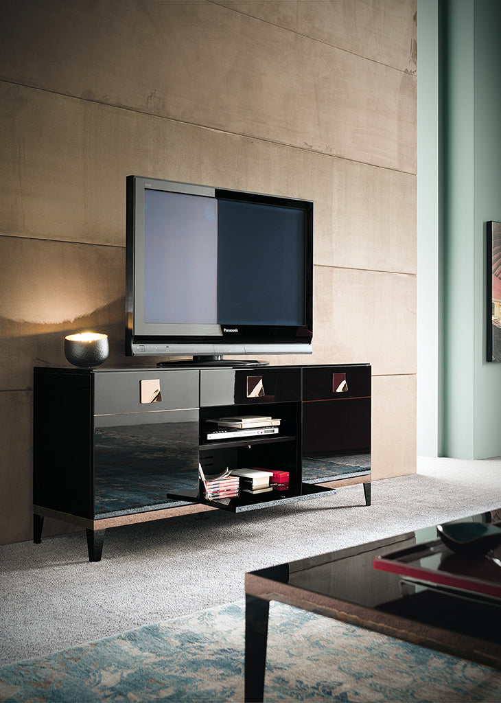 Mont Noir Italian Entertainment Center
