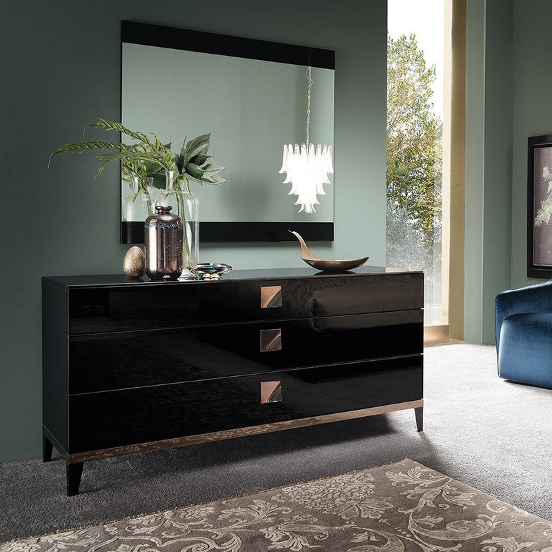 Mont Noir Italian Dresser