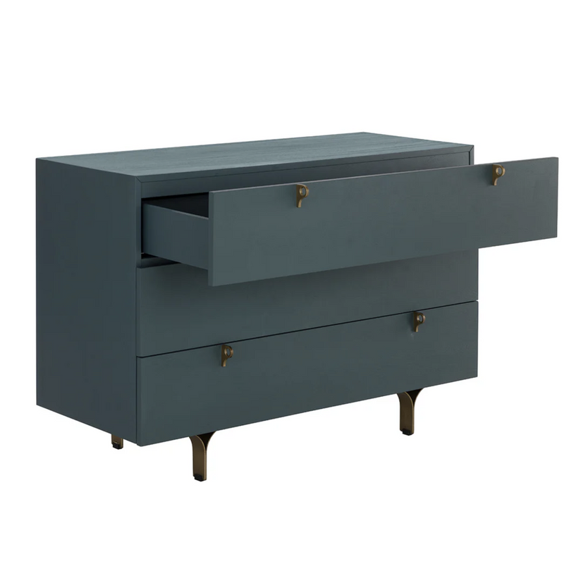 Celine Dresser