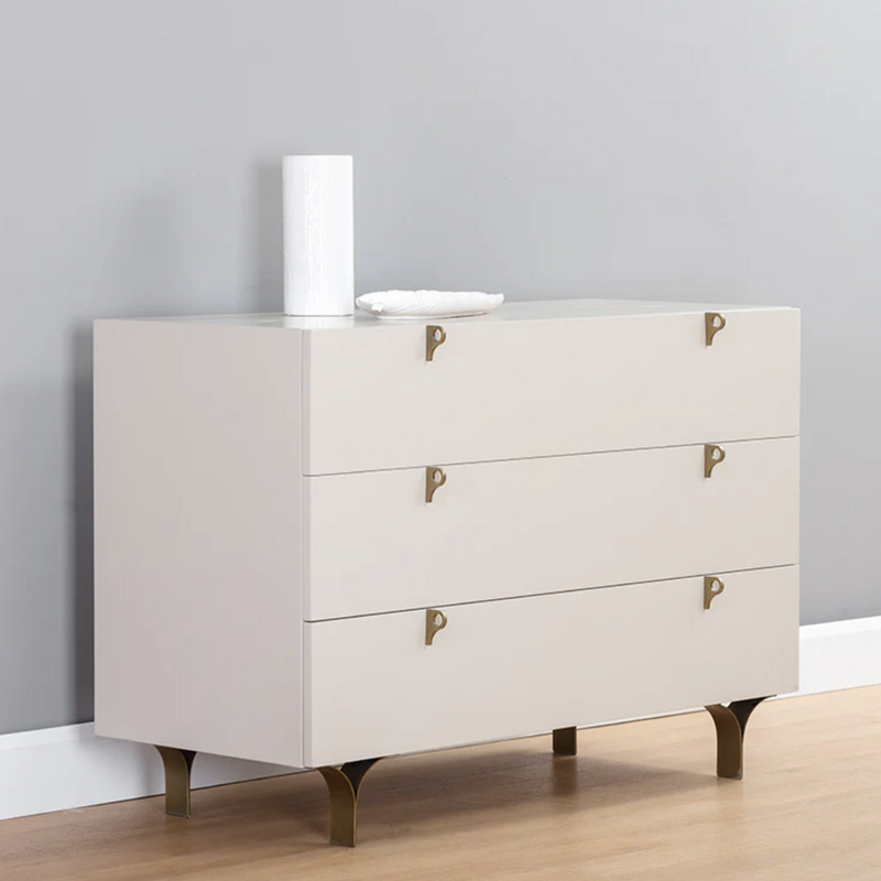 Celine Dresser