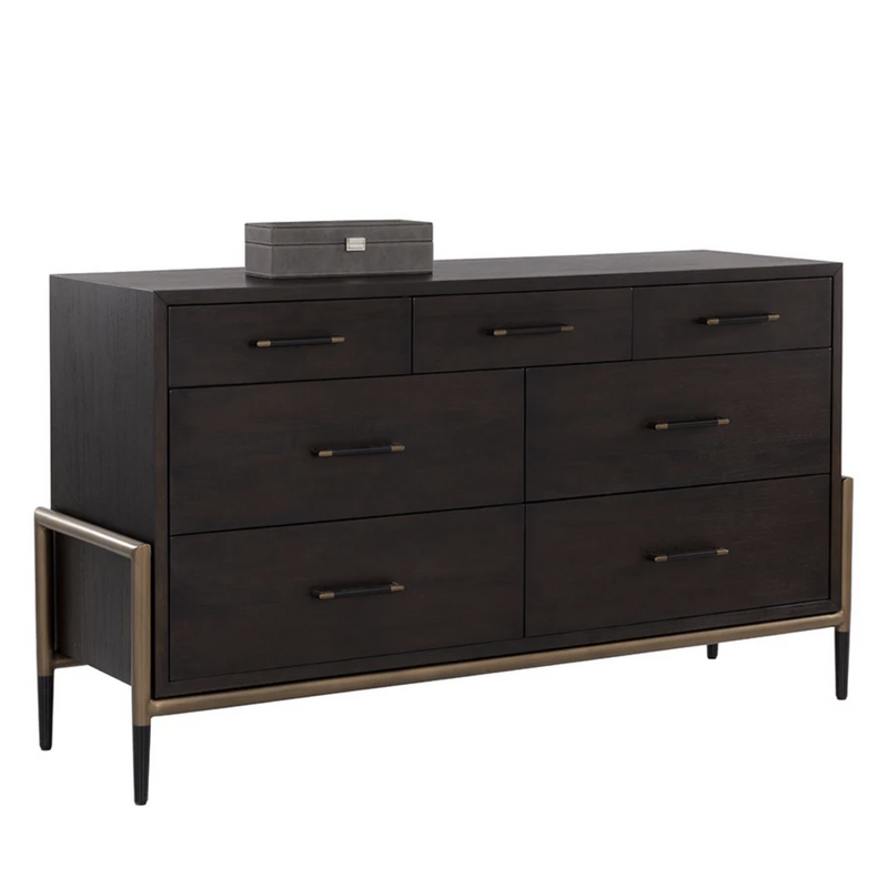 Weldrick Dresser