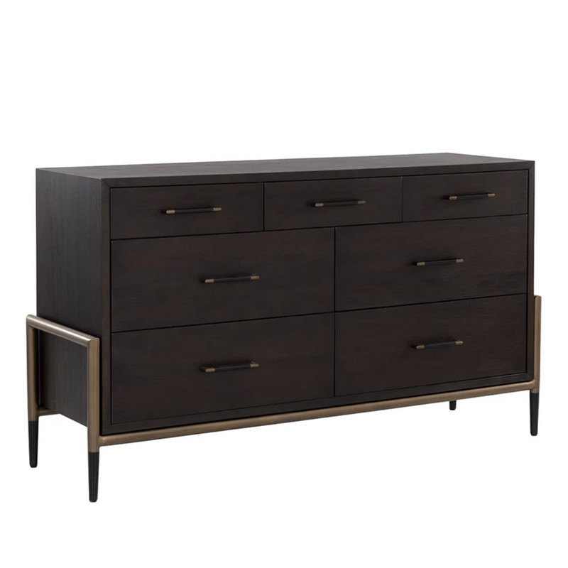 Weldrick Dresser