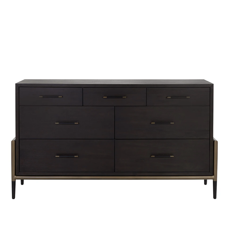 Weldrick Dresser
