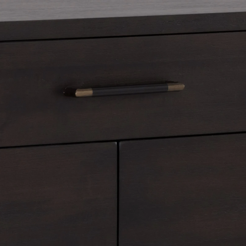 Weldrick Dresser