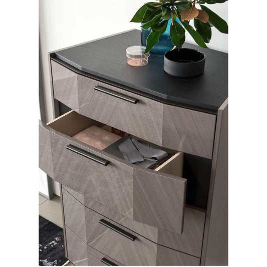 Olimpia Italian Chest