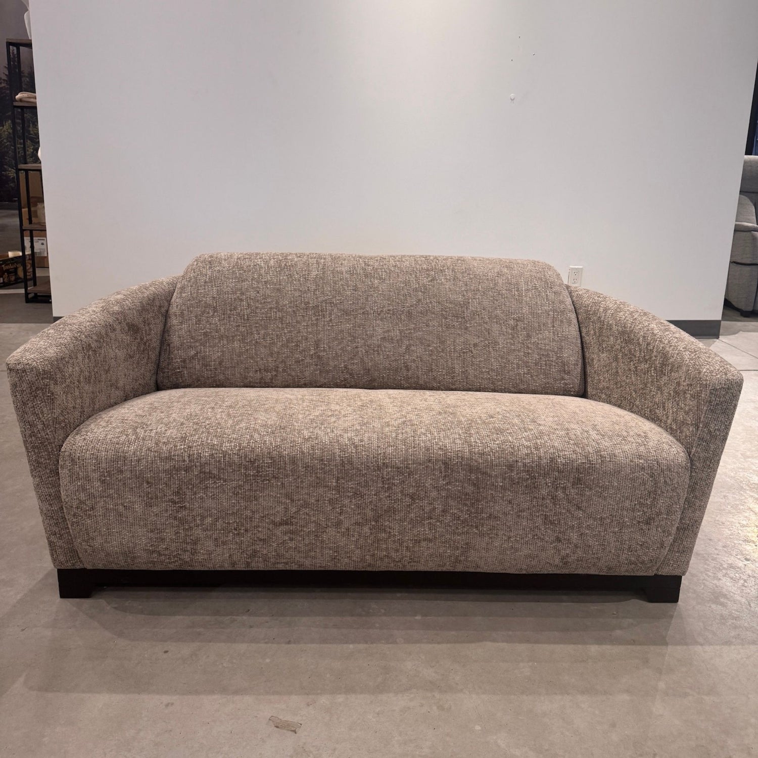 Horizon Italian Loveseat