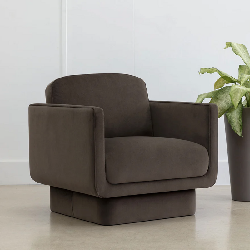 Everton Lounge Chair
