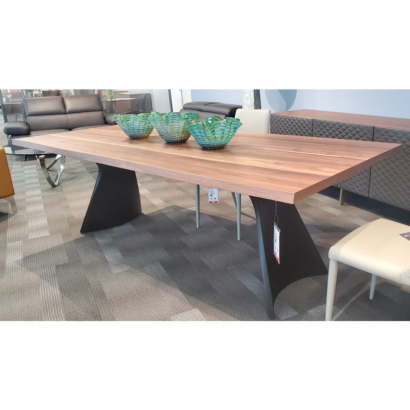 Manta Italian Dining Table